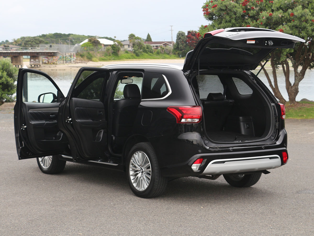 2018 Mitsubishi Outlander VRX PHEV 4WD