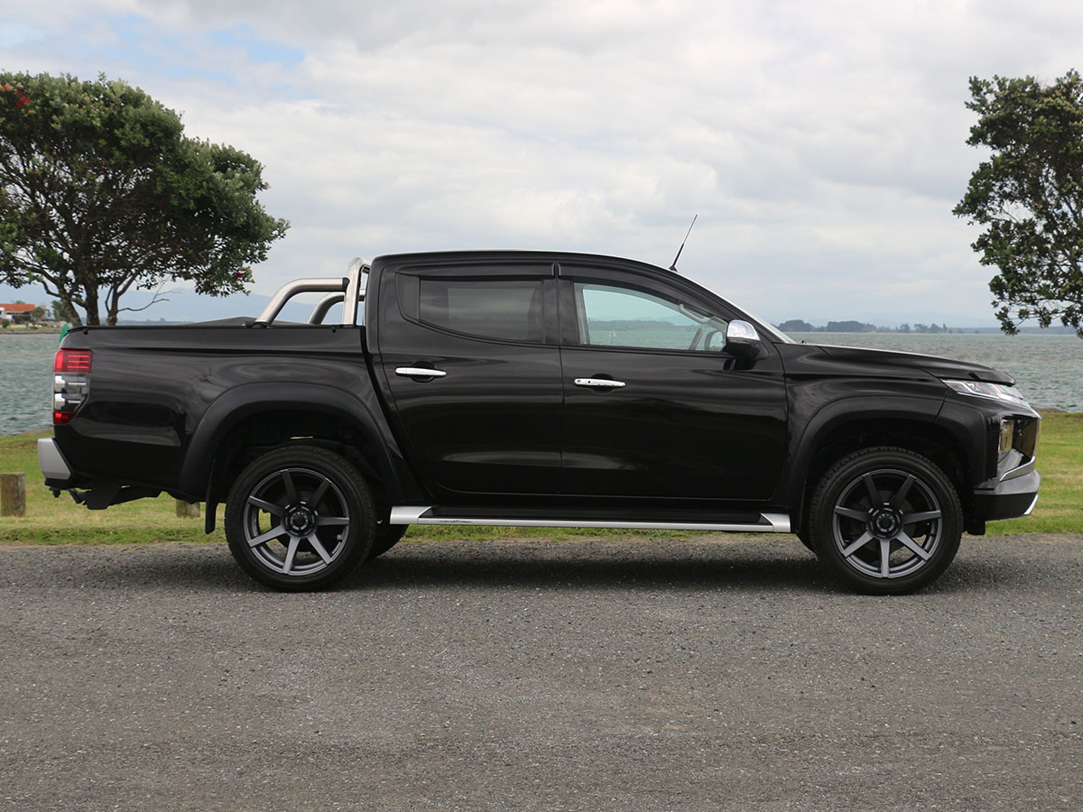 2019 Mitsubishi Triton VRX 2.4L Diesel Turbo 6 speed Auto