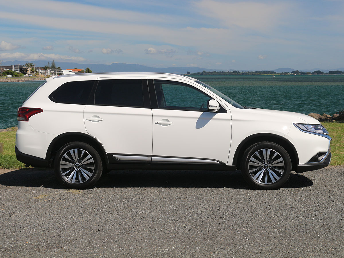 2021 Mitsubishi Outlander XLS 2.3L Diesel 4WD Automatic