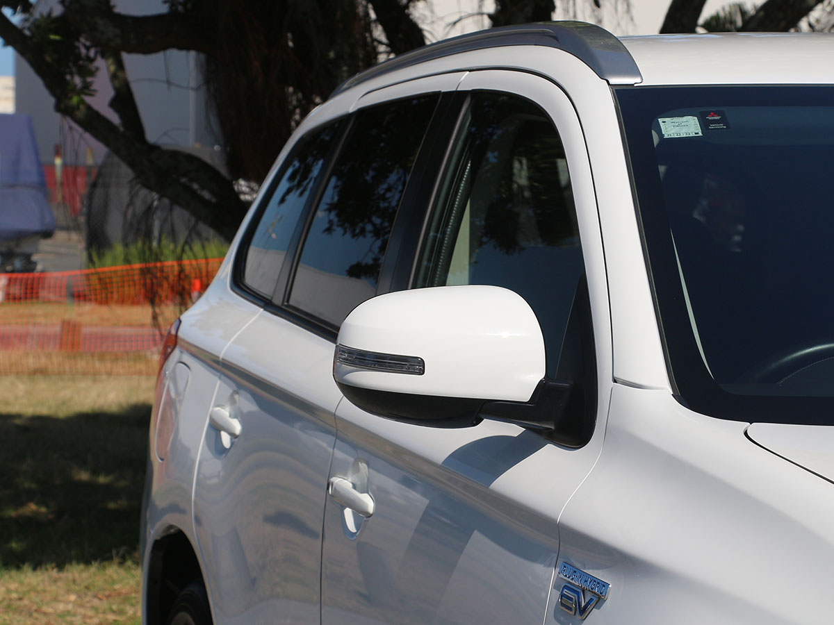 2021 Mitsubishi Outlander PHEV 4WD XLS