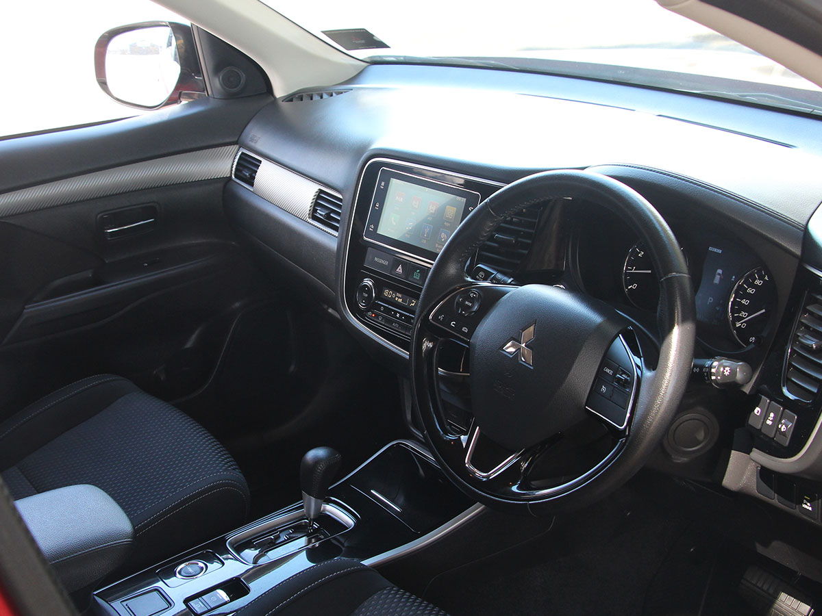 2017 Mitsubishi Outlander LS 4WD 2.4L Petrol 7 Seater Automatic