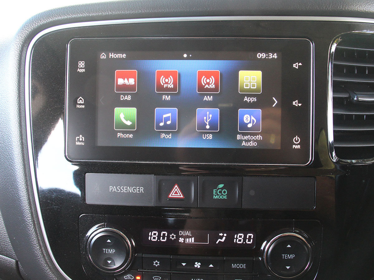 2017 Mitsubishi Outlander LS 4WD 2.4L Petrol 7 Seater Automatic