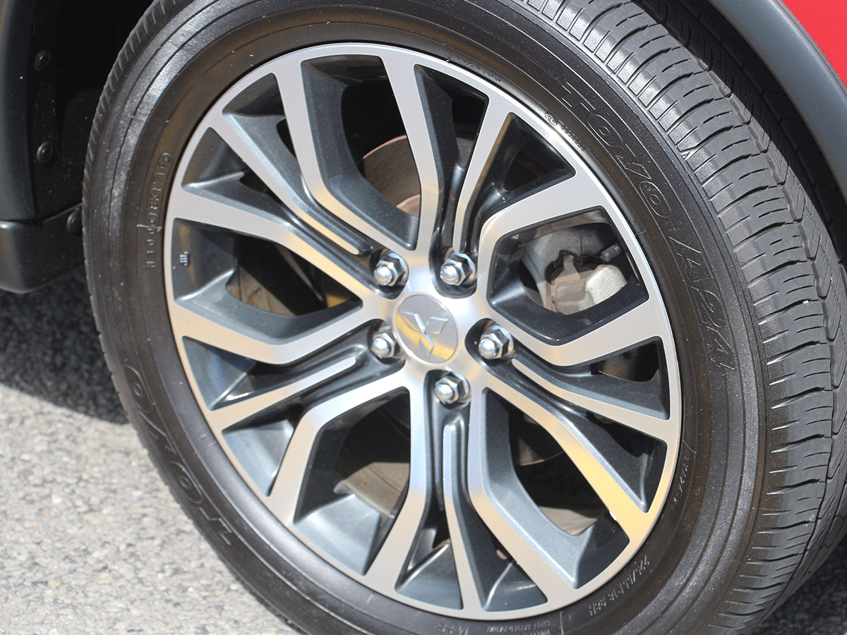 2017 Mitsubishi Outlander LS 4WD 2.4L Petrol 7 Seater Automatic