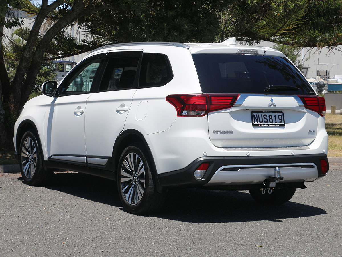 2019 Mitsubishi Outlander XLS 4WD 7 Seater 2.4L Petrol Automatic