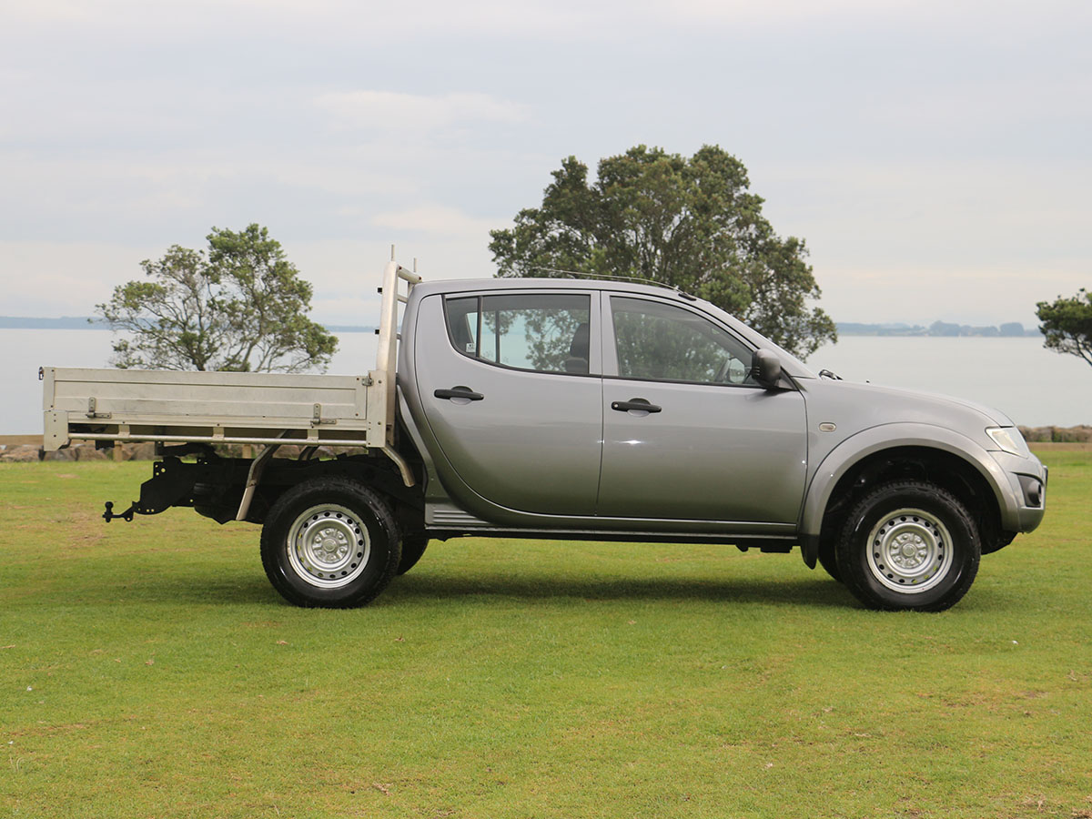 2014 Mitsubishi Triton 2.5L Diesel 4WD Manual