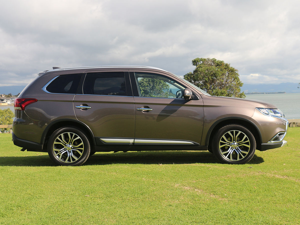 2016 Mitsubishi Outlander VRX 2.3L Diesel 4WD 7 Seater 6 Speed Auto