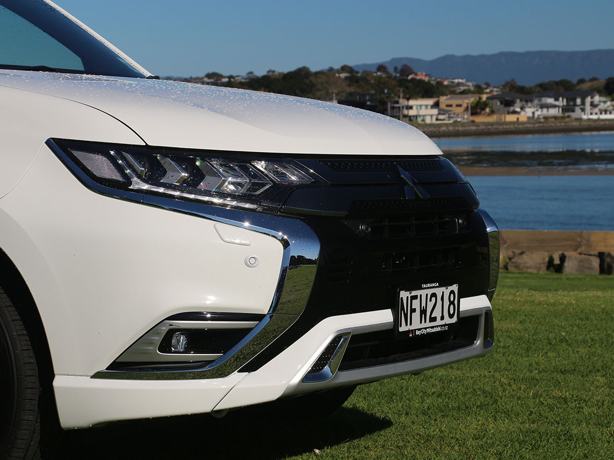 2021 Mitsubishi Outlander VRX PHEV 4WD