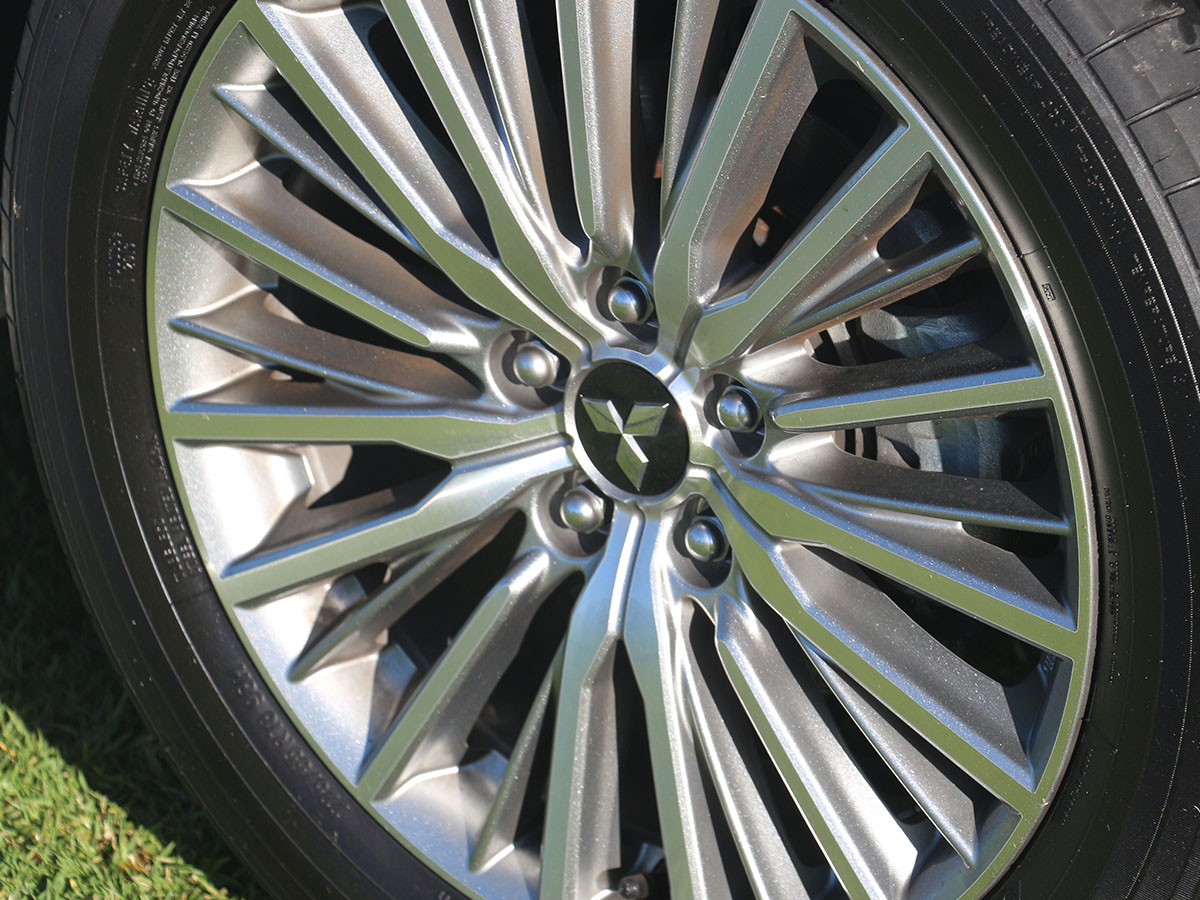 2021 Mitsubishi Outlander VRX PHEV 4WD