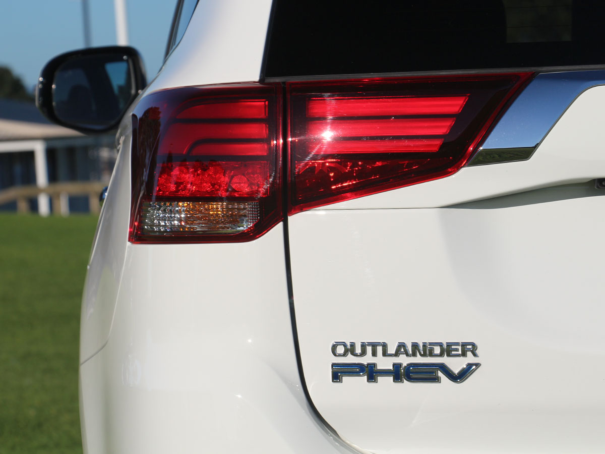 2021 Mitsubishi Outlander VRX PHEV 4WD