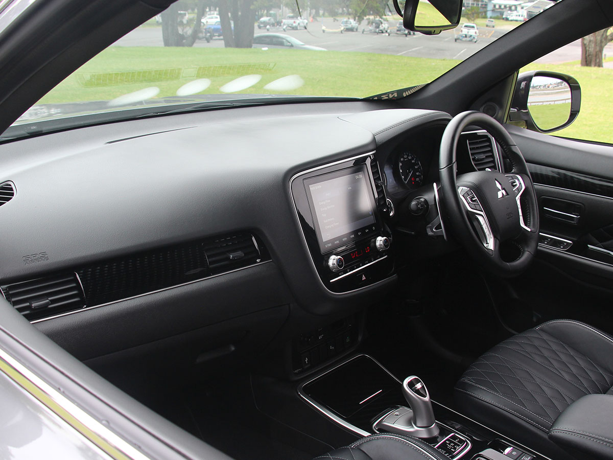 2021 Mitsubishi Outlander VRX PHEV 4WD