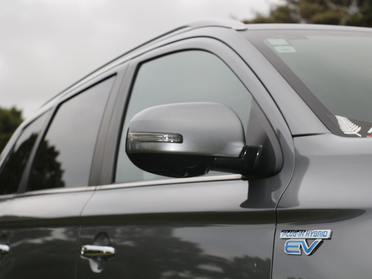 2021 Mitsubishi Outlander VRX PHEV 4WD