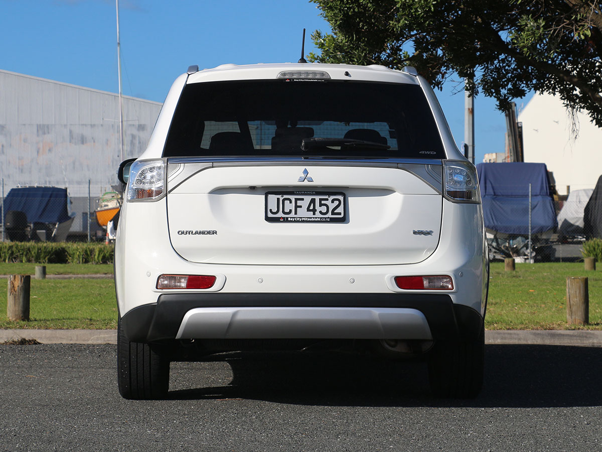 2015 Mitsubishi Outlander VRX 2.4L Petrol 4WD 7 Seater