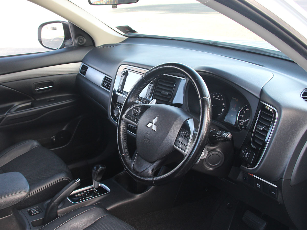 2015 Mitsubishi Outlander VRX 2.4L Petrol 4WD 7 Seater