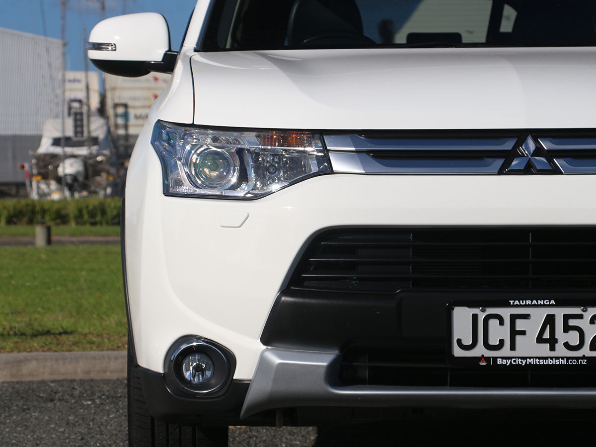 2015 Mitsubishi Outlander VRX 2.4L Petrol 4WD 7 Seater