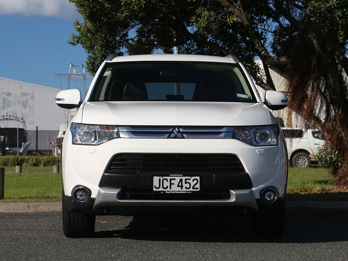 2015 Mitsubishi Outlander VRX 2.4L Petrol 4WD 7 Seater