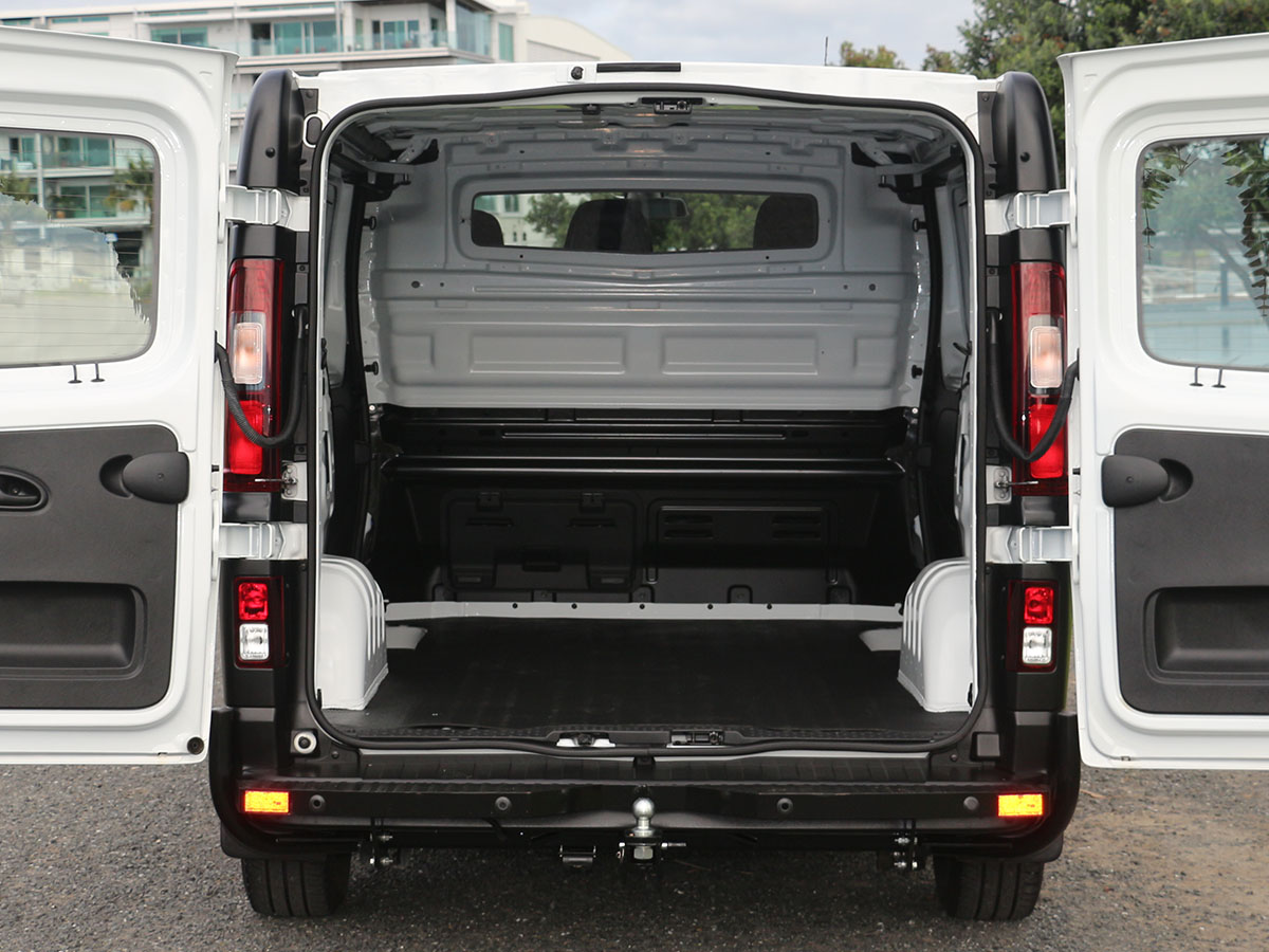 2020 Mitsubishi Express 2.0L Turbo Diesel 6 Speed Auto