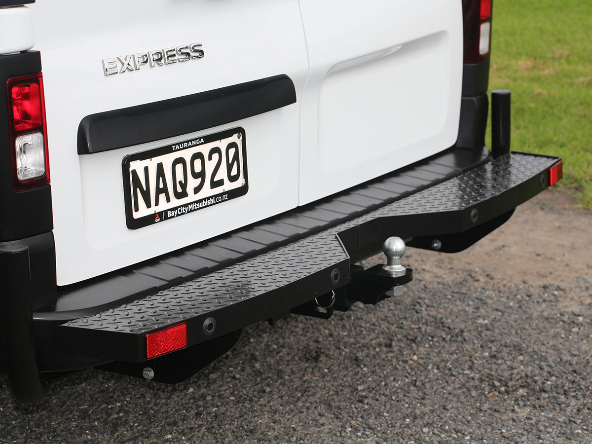 2020 Mitsubishi Express 2.0L Turbo Diesel 6 Speed Auto