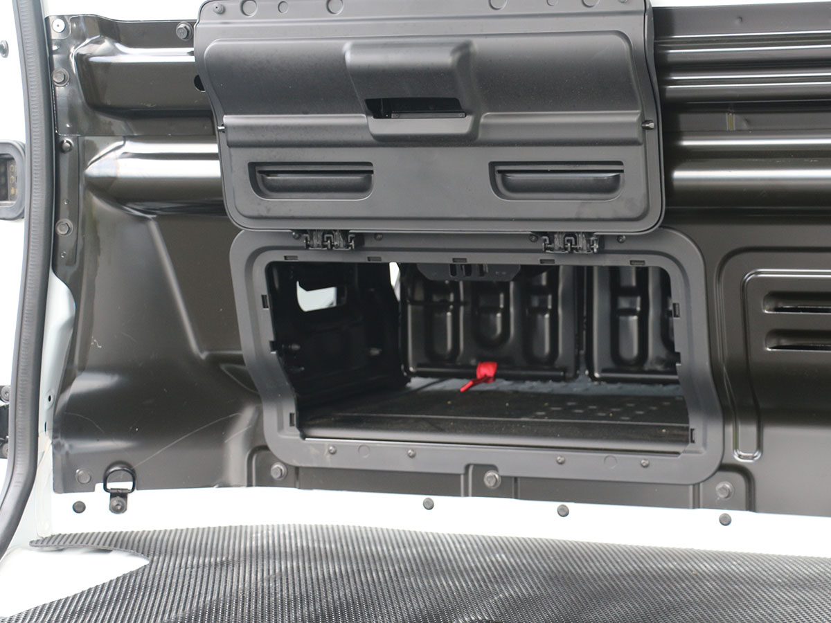 2020 Mitsubishi Express 2.0L Turbo Diesel 6 Speed Auto