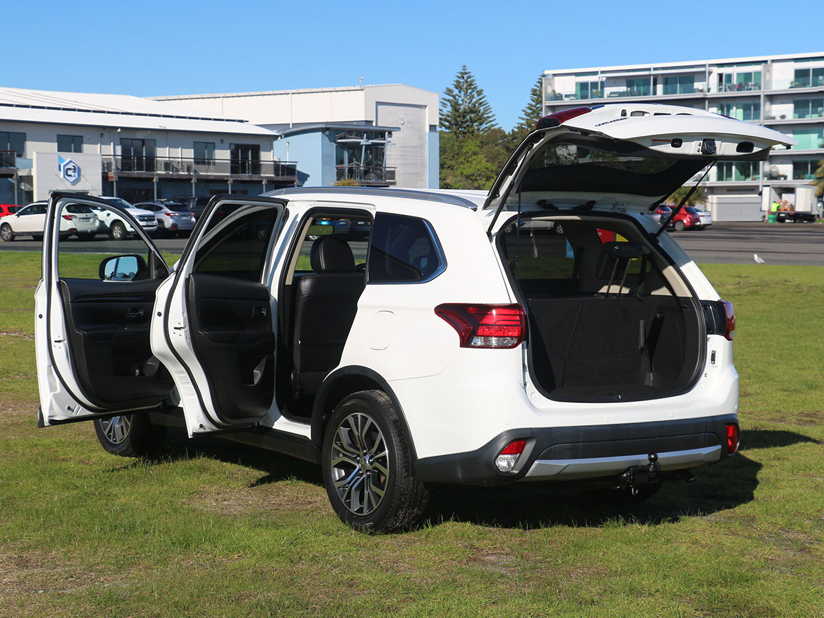 2016 Mitsubishi Outlander VRX 2.4L Petrol 4WD 7 Seater