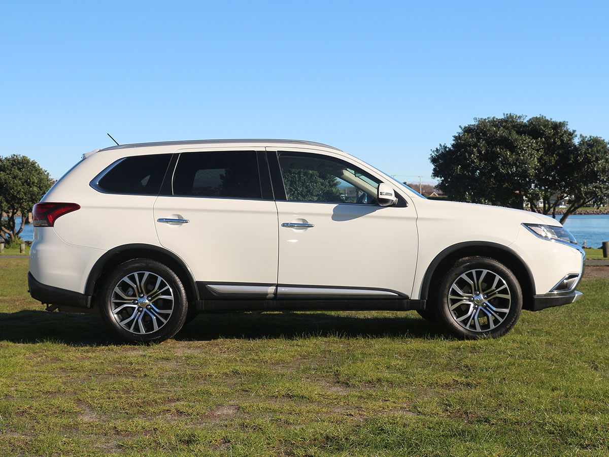 2016 Mitsubishi Outlander VRX 2.4L Petrol 4WD 7 Seater