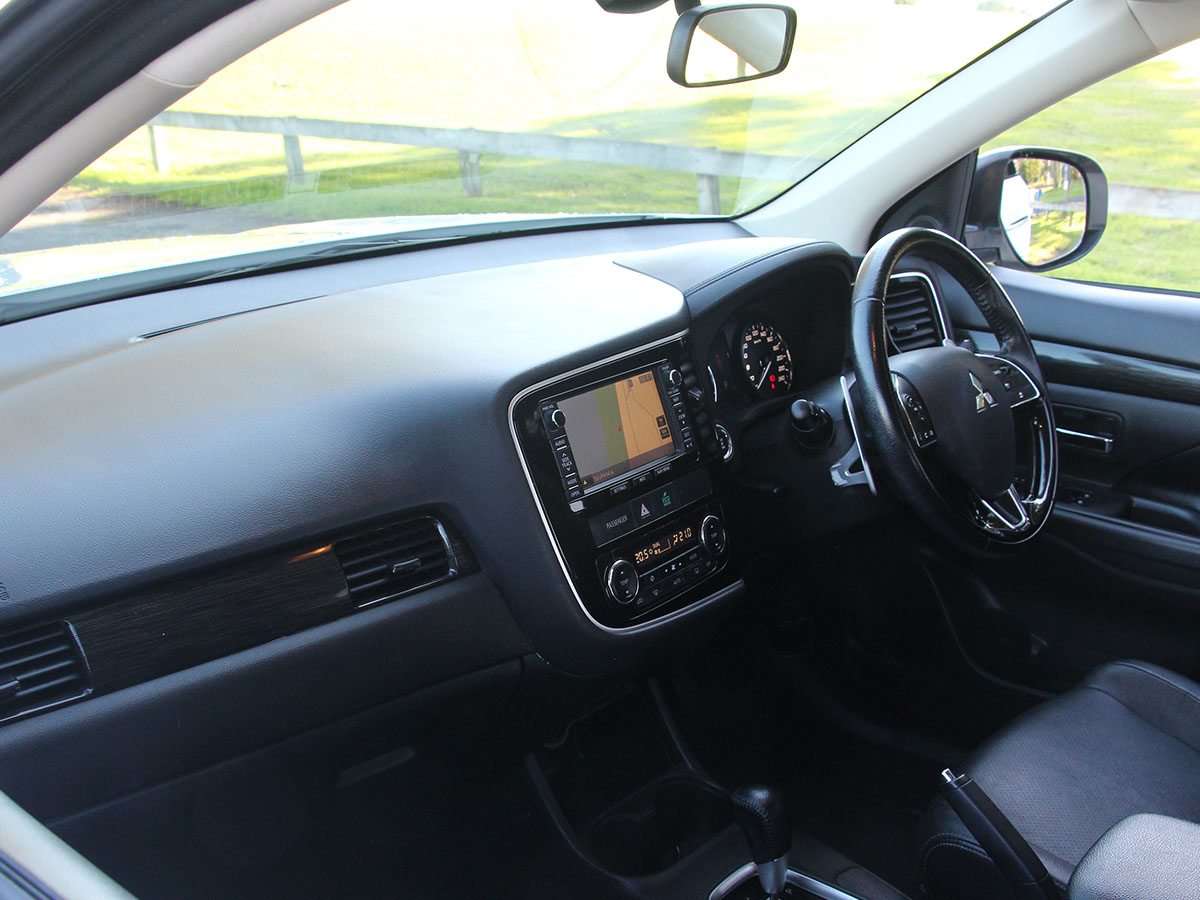 2016 Mitsubishi Outlander VRX 2.4L Petrol 4WD 7 Seater