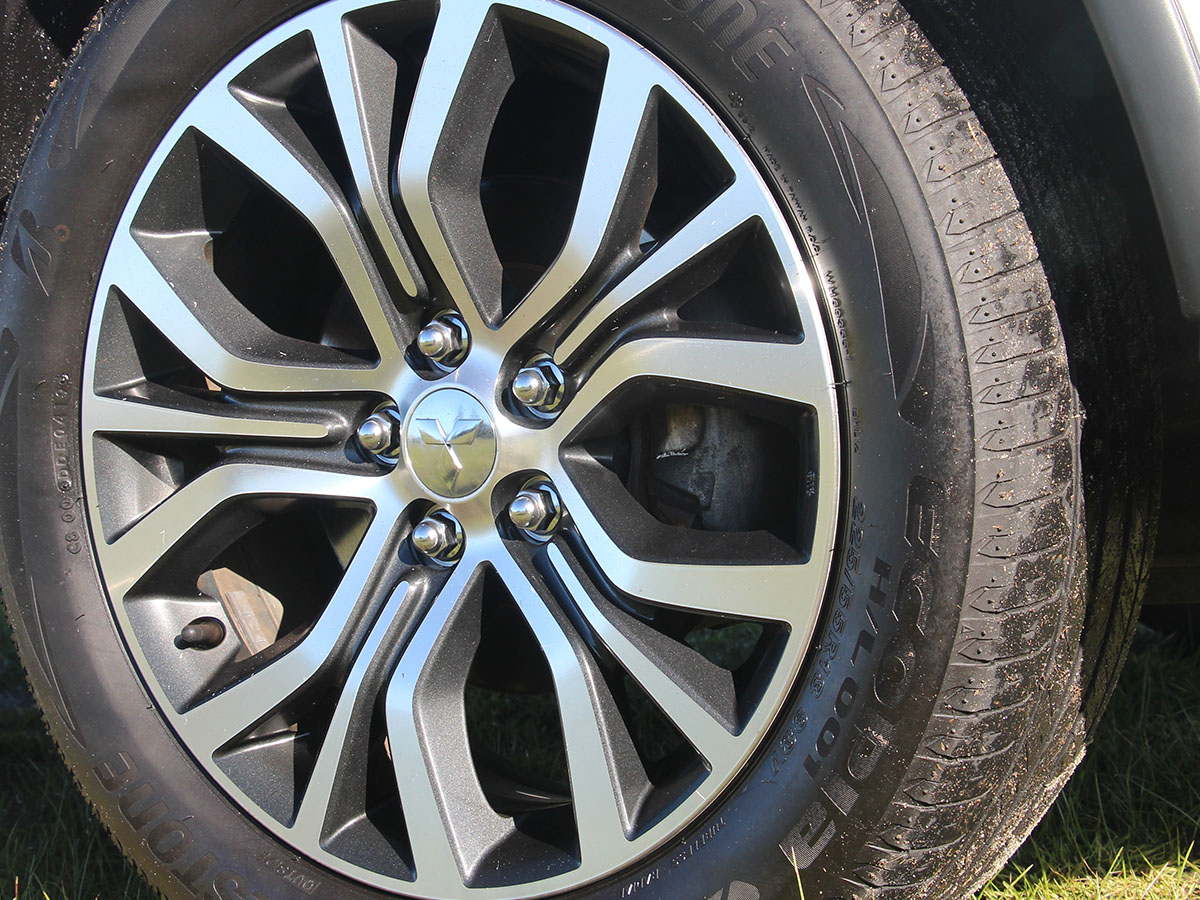 2016 Mitsubishi Outlander VRX 2.4L Petrol 4WD 7 Seater