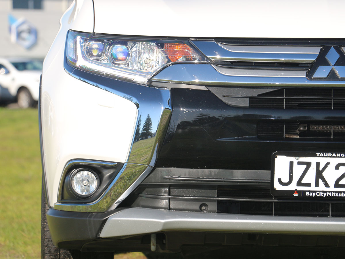 2016 Mitsubishi Outlander VRX 2.4L Petrol 4WD 7 Seater