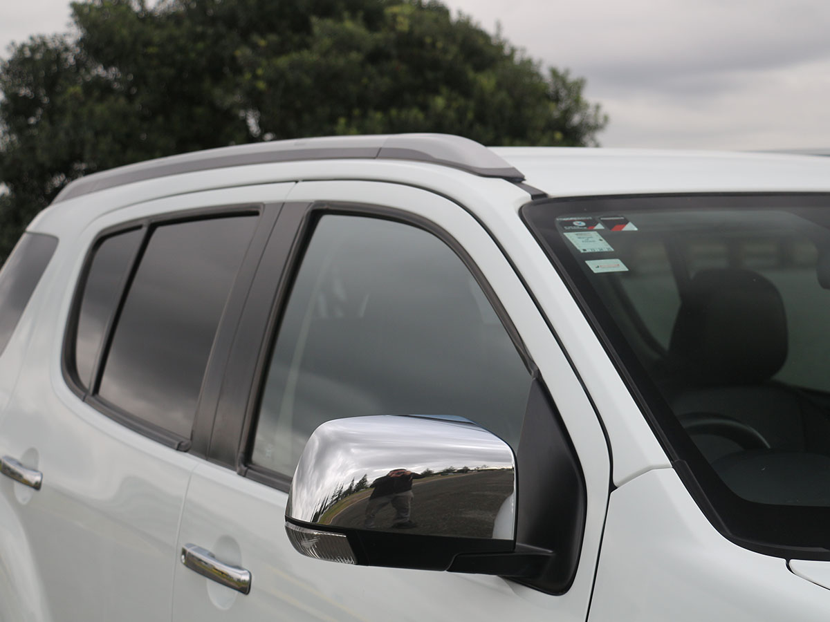 2015 Isuzu MU-X 3.0L Diesel 4WD 7 Seater