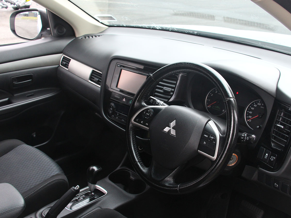 2015 Mitsubishi Outlander LS 2.0L Petrol Auto
