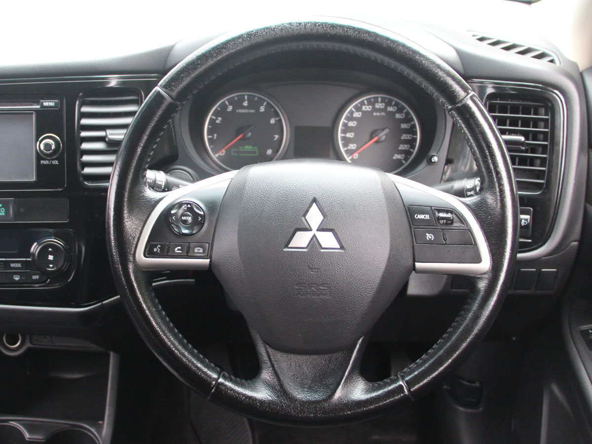 2015 Mitsubishi Outlander LS JBK43