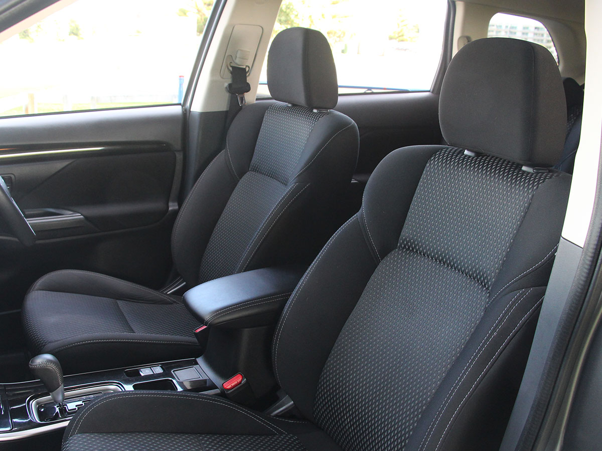 2020 Mitsubishi Outlander LS 2.4L Petrol 7 Seater Automatic