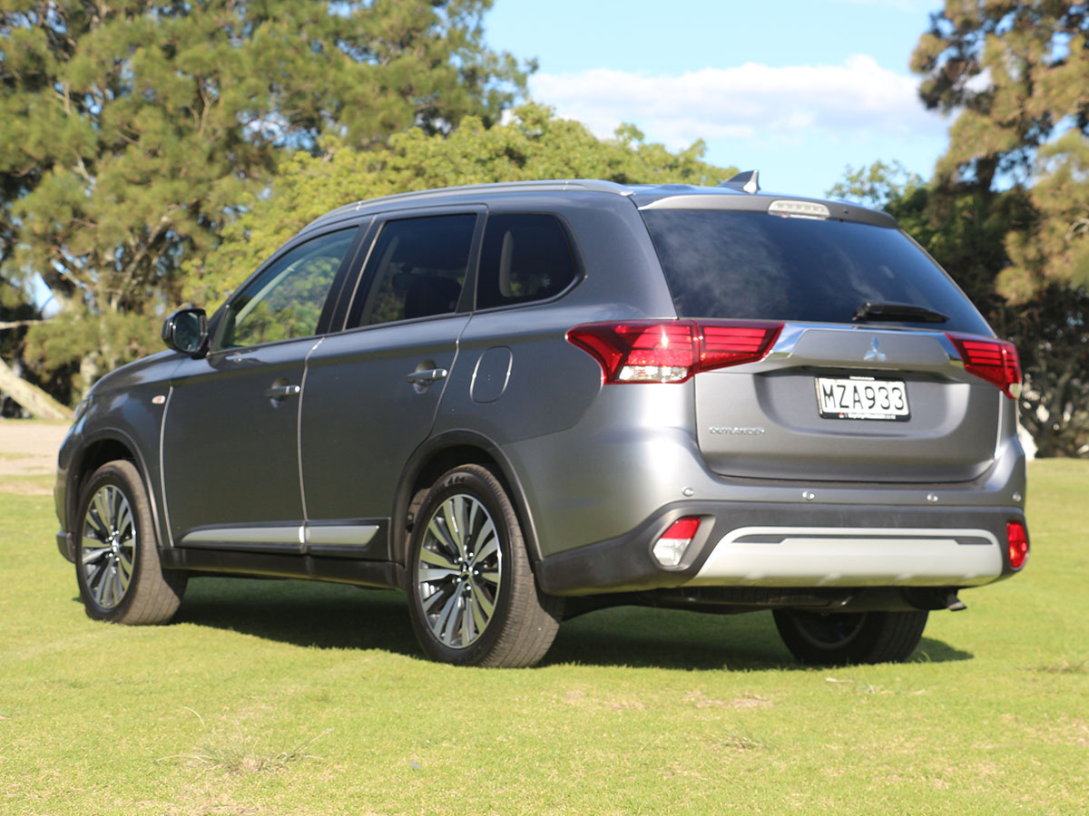 2020 Mitsubishi Outlander LS 2.4L Petrol 7 Seater Automatic