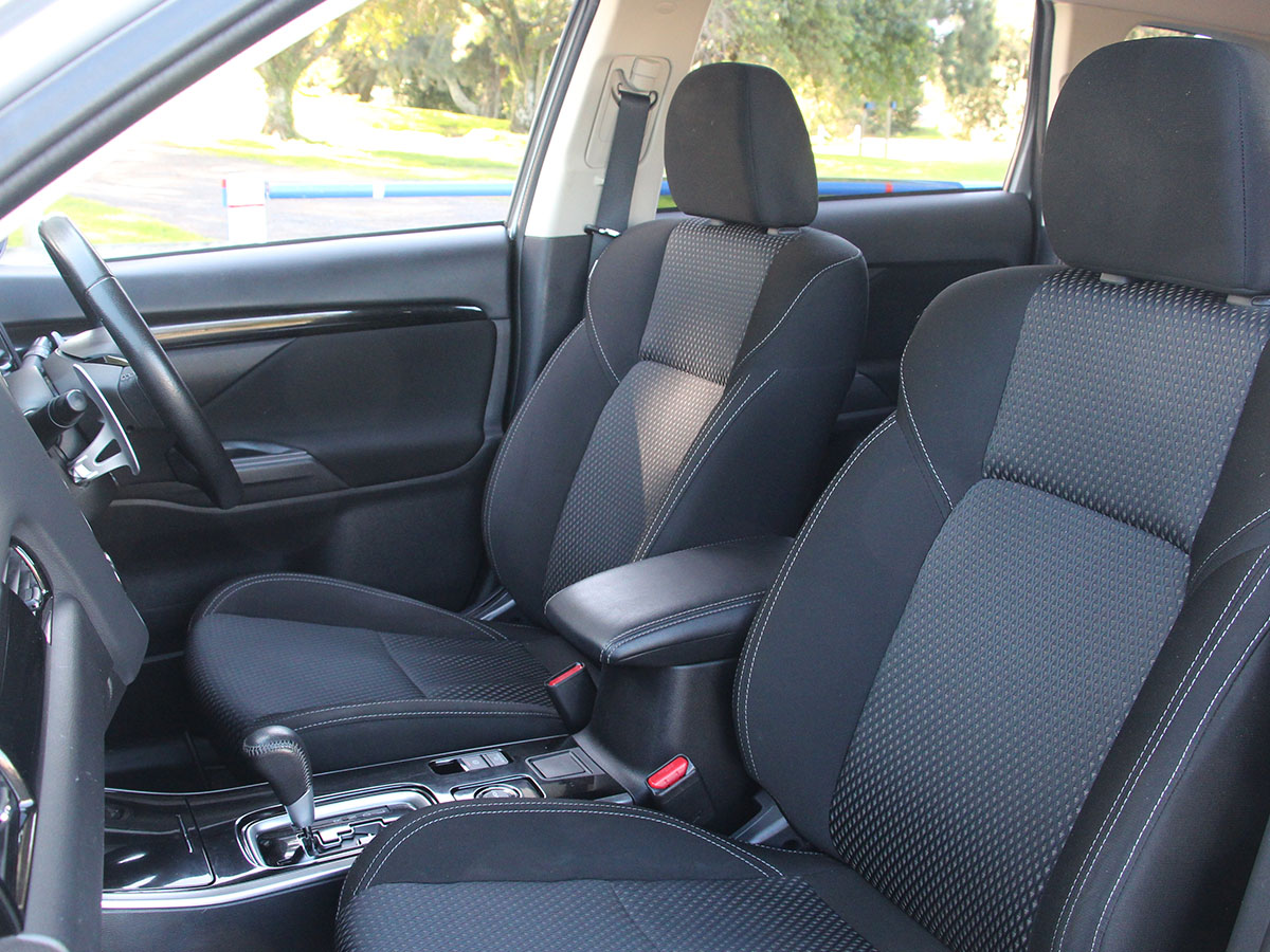 2019 Mitsubishi Outlander XLS 2.4L Petrol 4WD 7 Seater