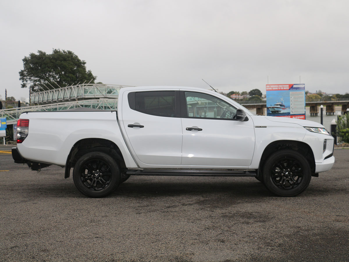 2020 Mitsubishi Triton GLSB 4WD 2.4L Diesel Turbo 6 Speed Auto