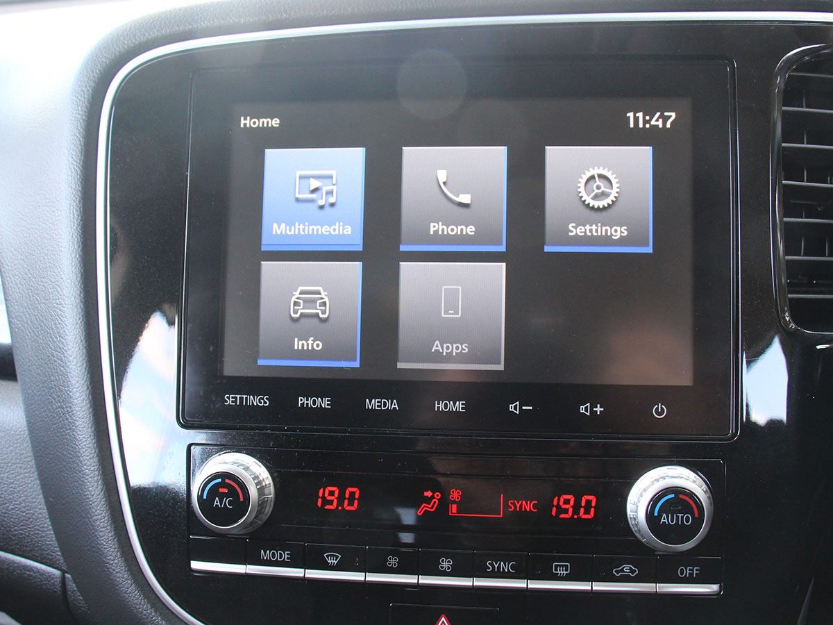 2022 Mitsubishi Outlander LS 2WD 2.4L Petrol 7 Seater