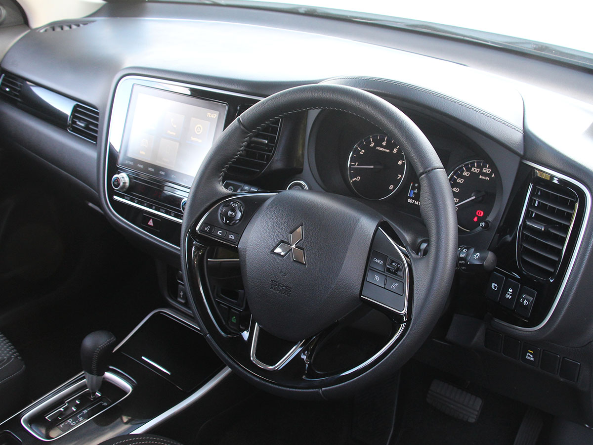 2022 Mitsubishi Outlander LS 2WD 2.4L Petrol 7 Seater