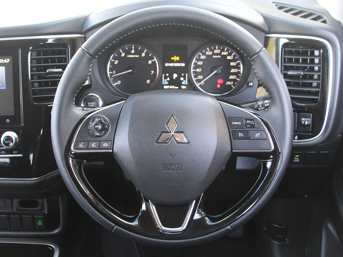 2022 Mitsubishi Outlander LS 2WD 2.4L Petrol 7 Seater