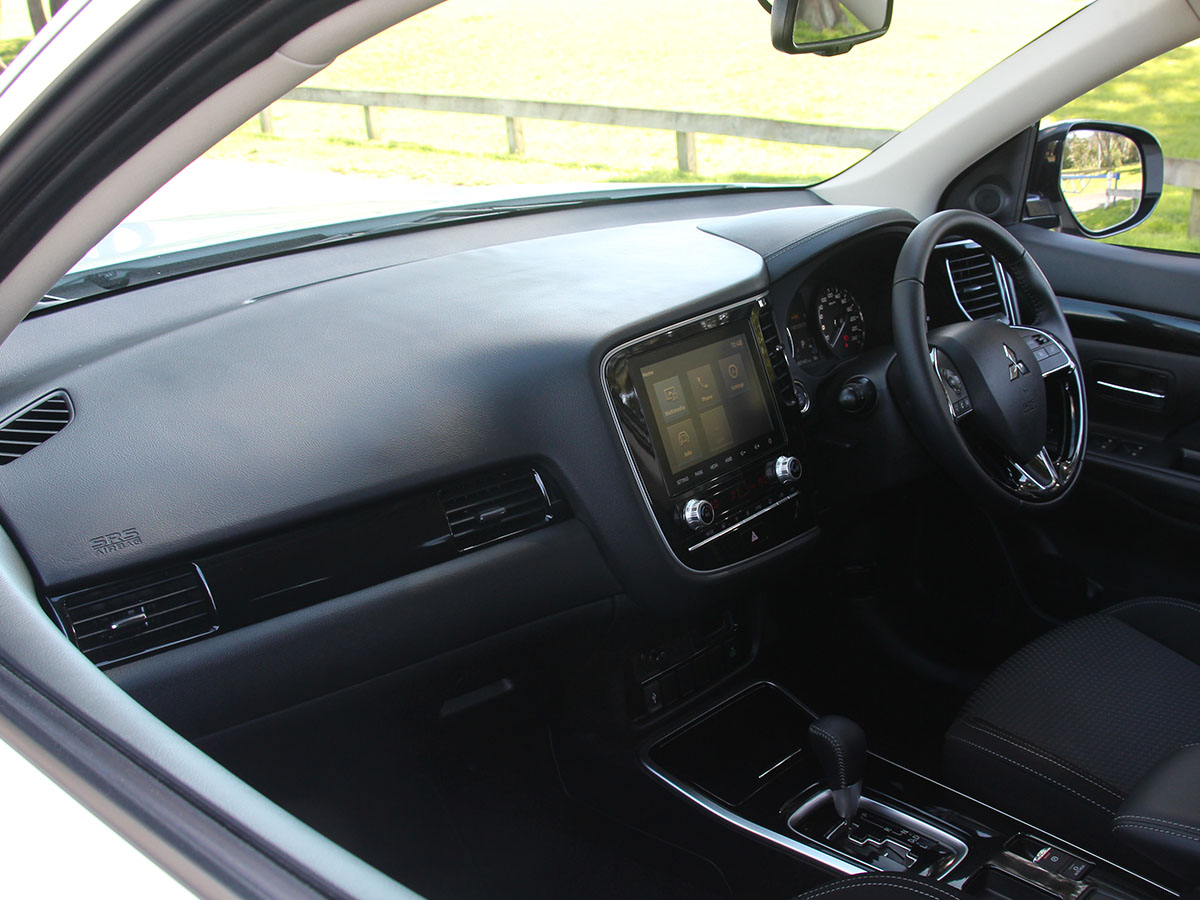 2022 Mitsubishi Outlander LS 2WD 2.4L Petrol 7 Seater