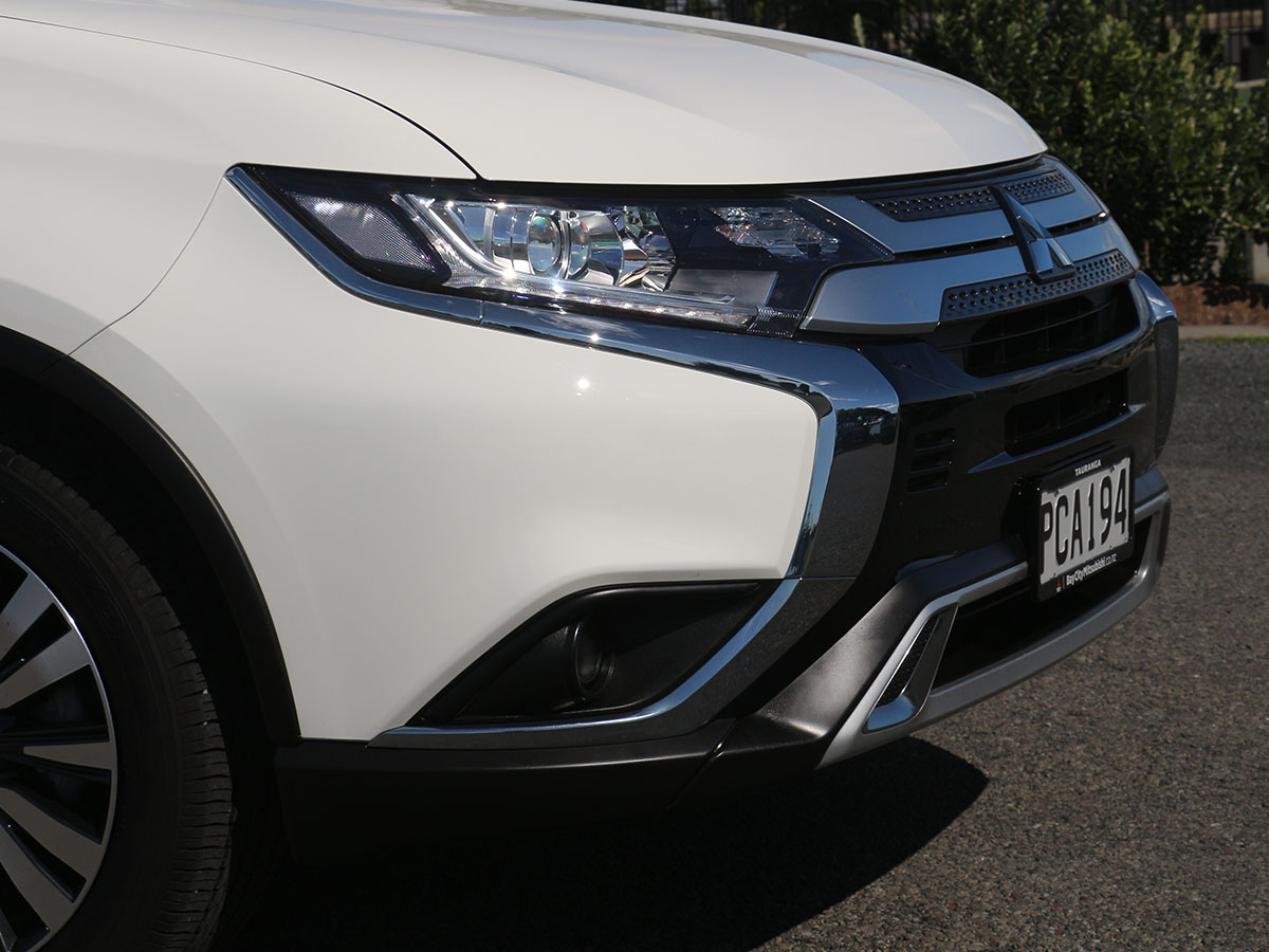 2022 Mitsubishi Outlander LS 2WD 2.4L Petrol 7 Seater