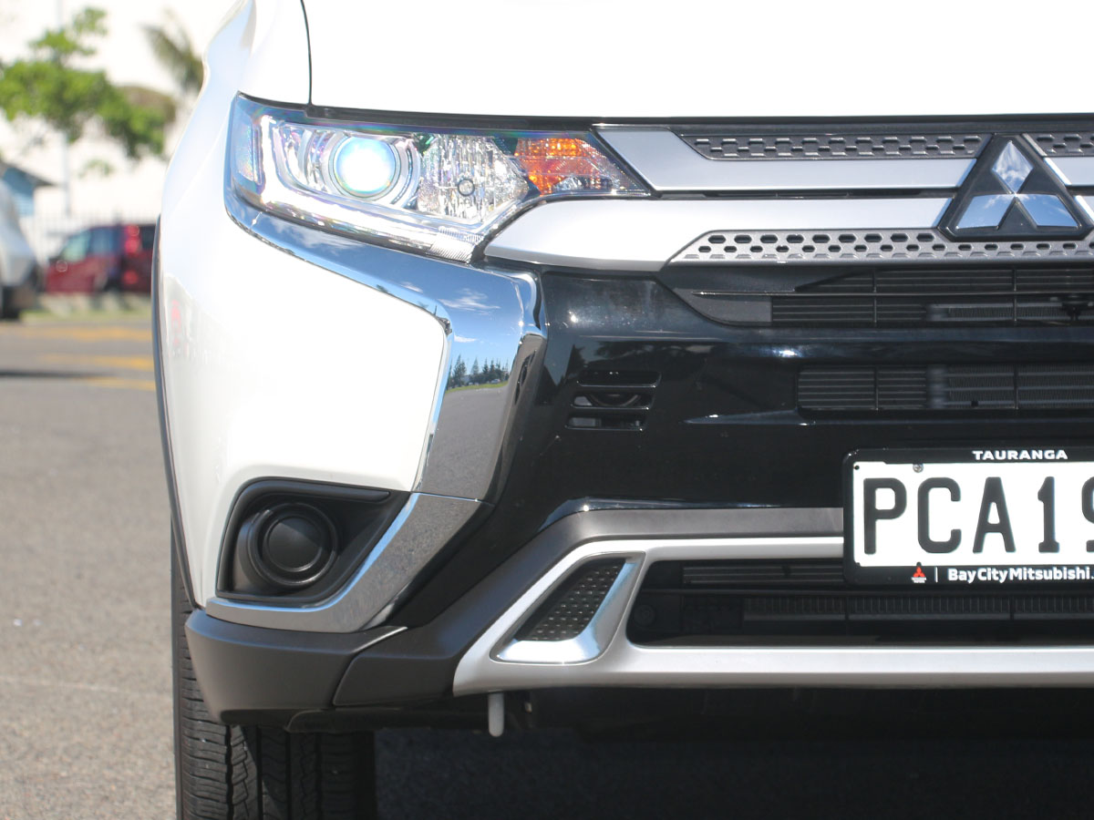 2022 Mitsubishi Outlander LS 2WD 2.4L Petrol 7 Seater