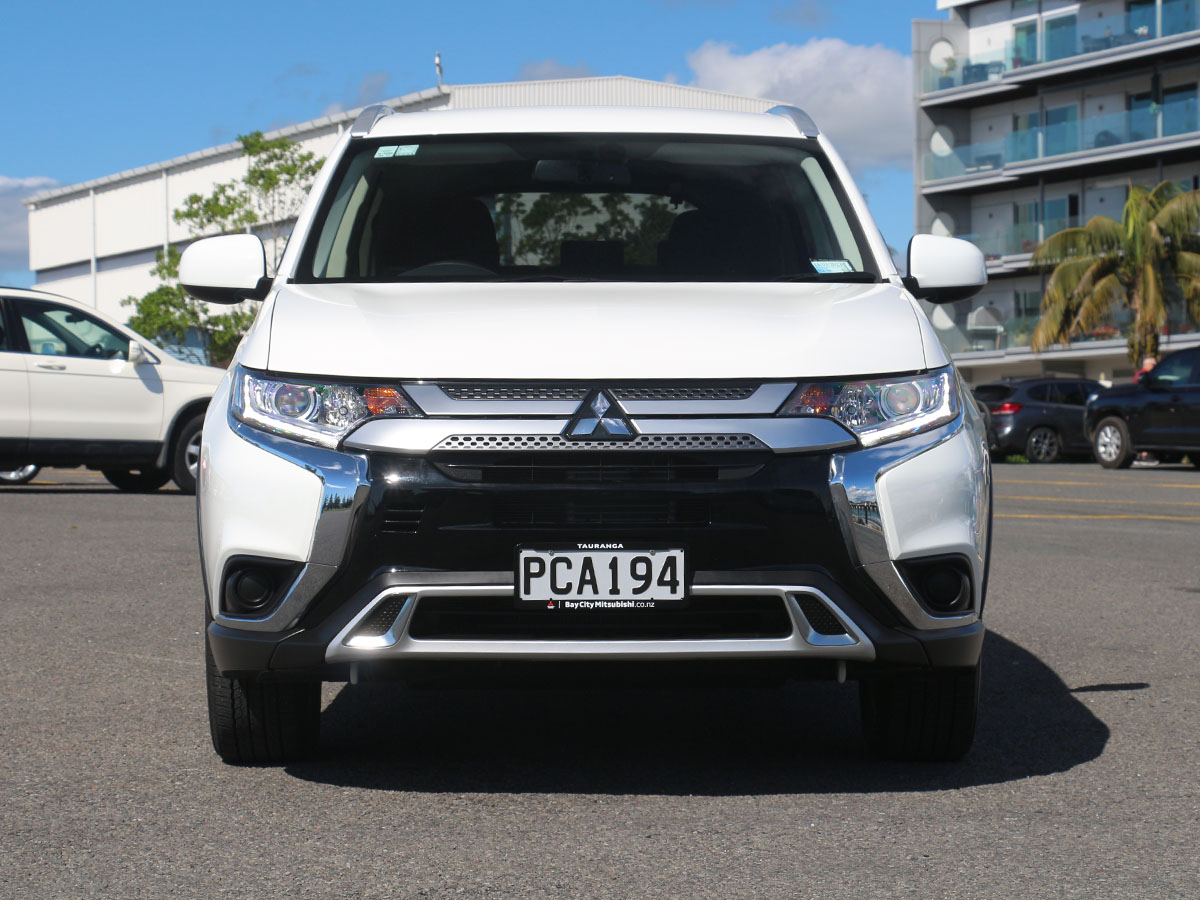 2022 Mitsubishi Outlander LS 2WD 2.4L Petrol 7 Seater