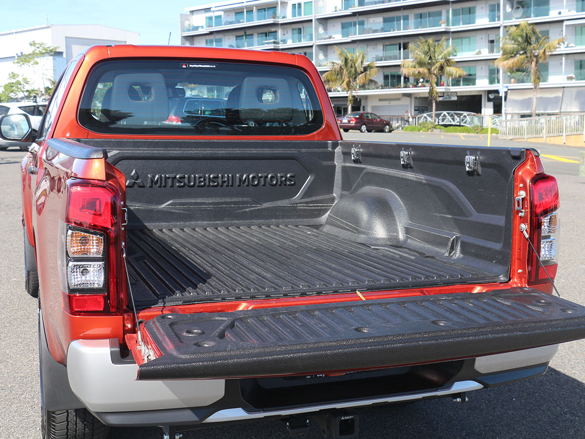 2022 Mitsubishi Triton Club Cab GLX 4WD 2.4L Diesel Turbo