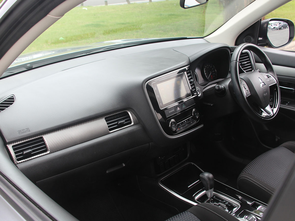 2017 Mitsubishi Outlander LS 2.4L Petrol 4wd 7 Seater Automatic