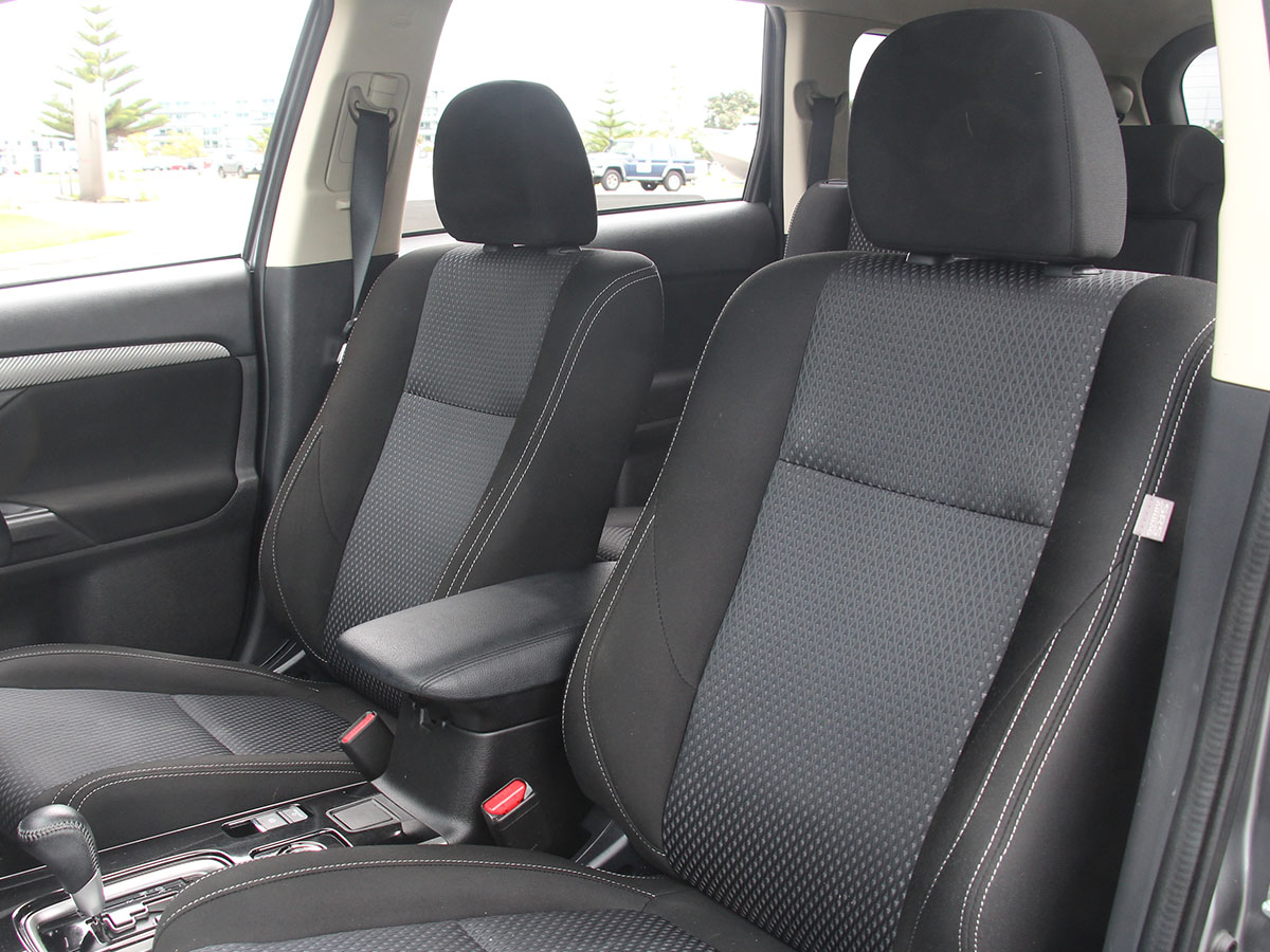 2017 Mitsubishi Outlander LS 2.4L Petrol 4wd 7 Seater Automatic