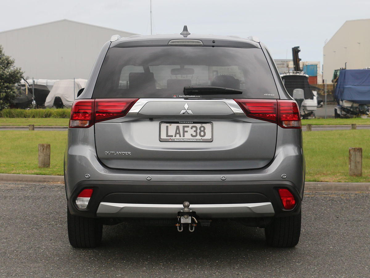 2017 Mitsubishi Outlander LS 2.4L Petrol 4wd 7 Seater Automatic