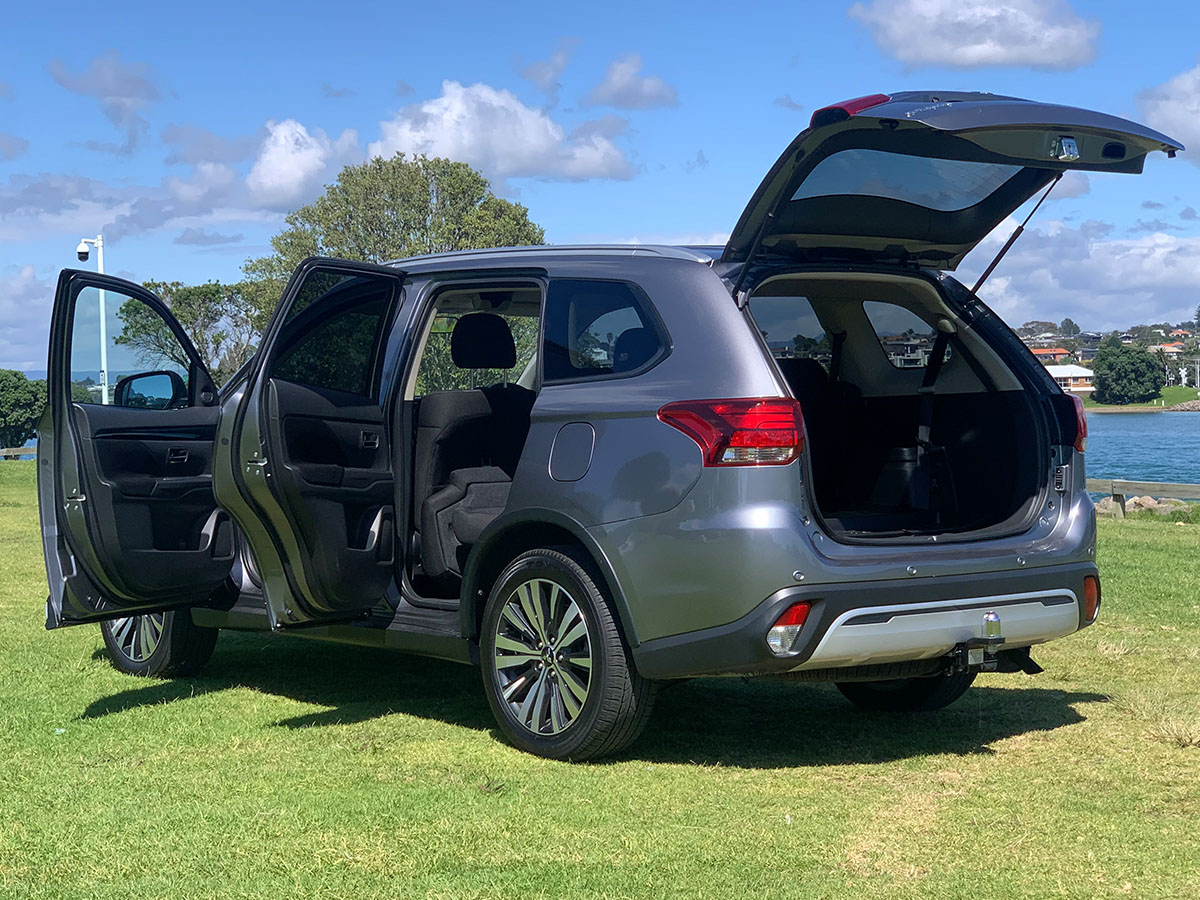 2018 Mitsubishi Outlander LS 2.4L Petrol 7 Seater