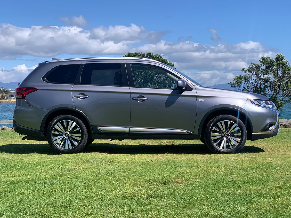 2018 Mitsubishi Outlander LS 2.4L Petrol 7 Seater