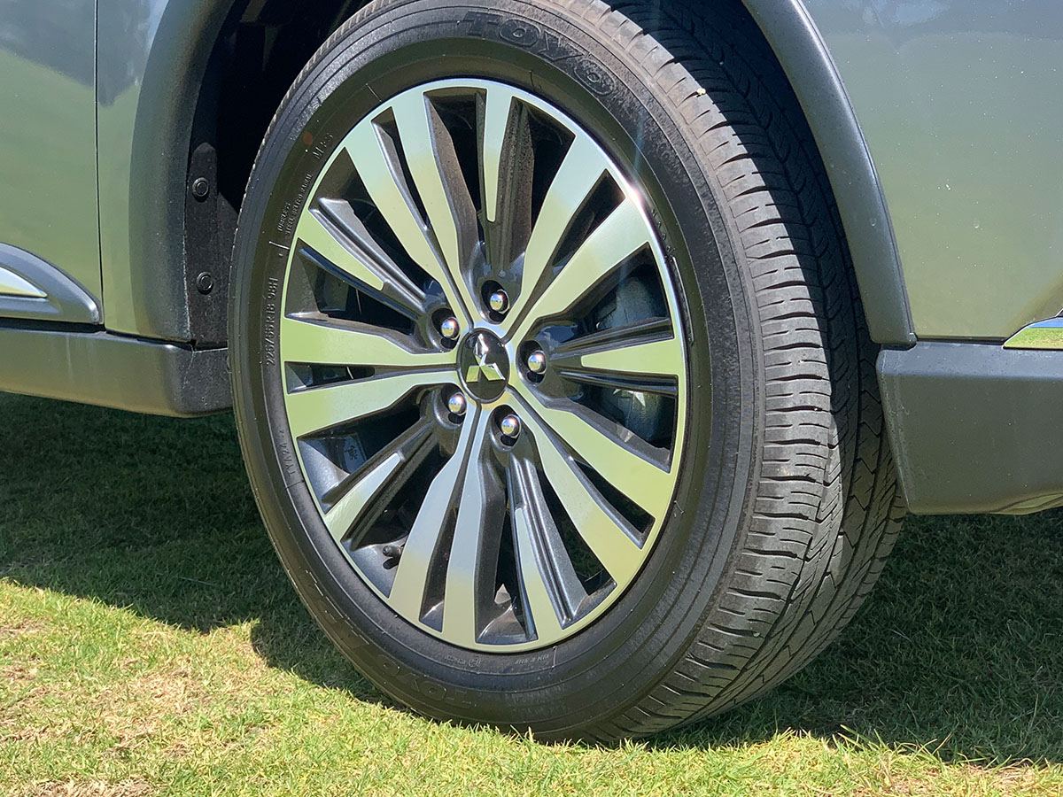 2018 Mitsubishi Outlander LS 2.4L Petrol 7 Seater