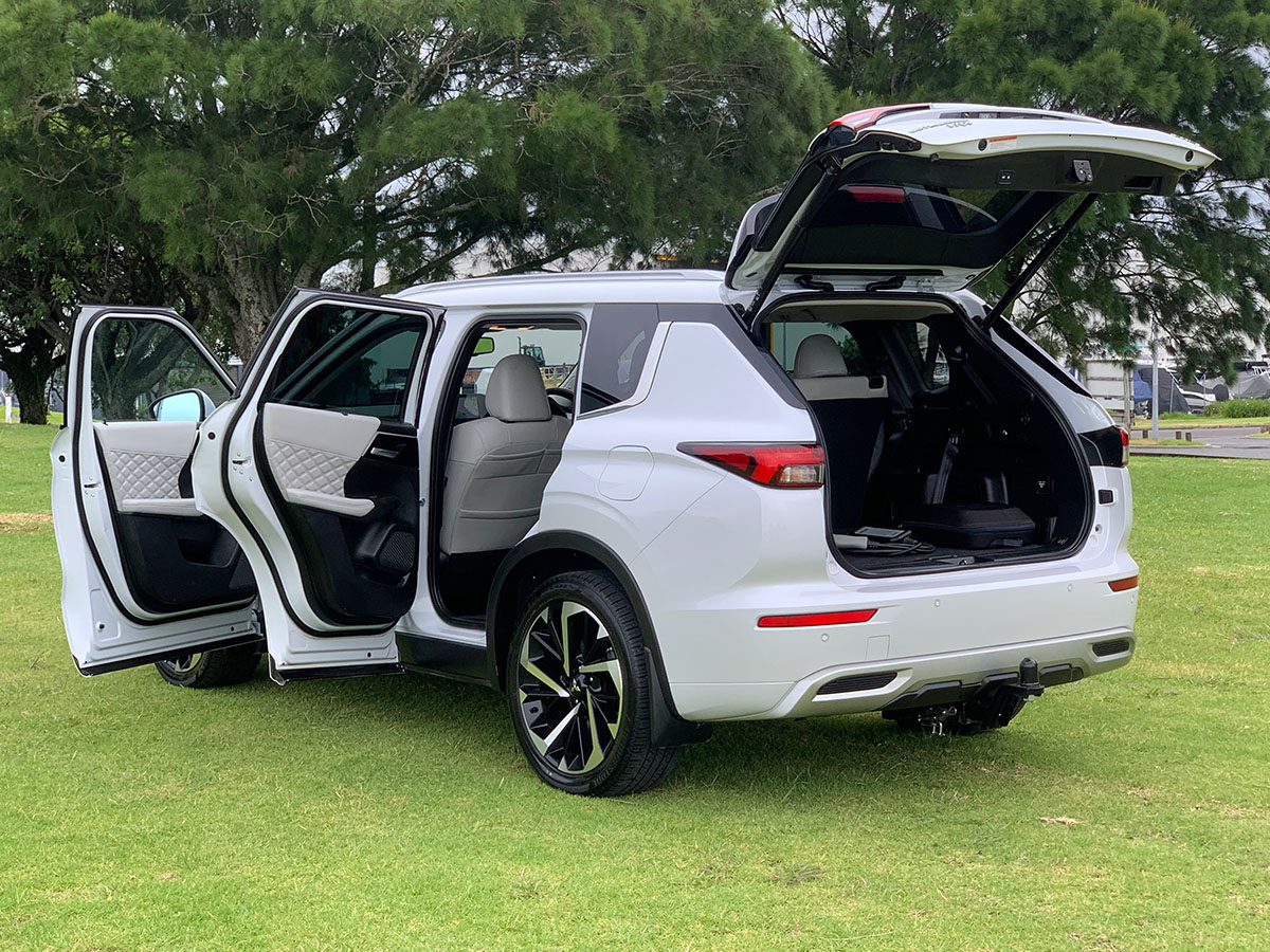 2022 Mitsubishi Outlander PHEV VRX