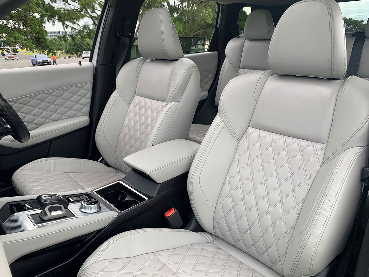 2022 Mitsubishi Outlander PHEV VRX